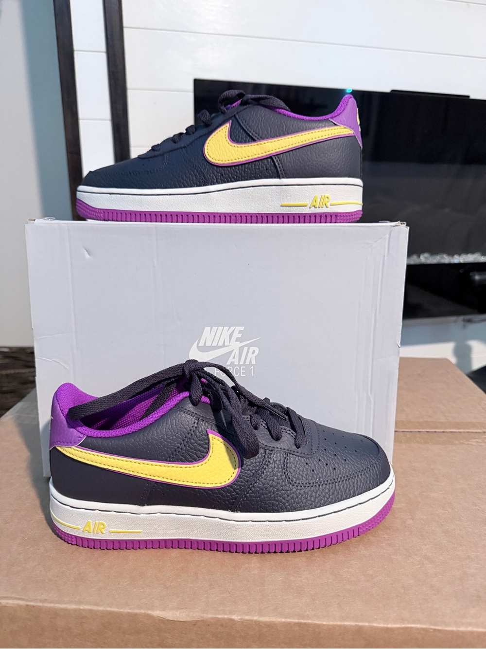 Nike Air Force 1 Low in Purple and Yellow - Picture 2 of 7